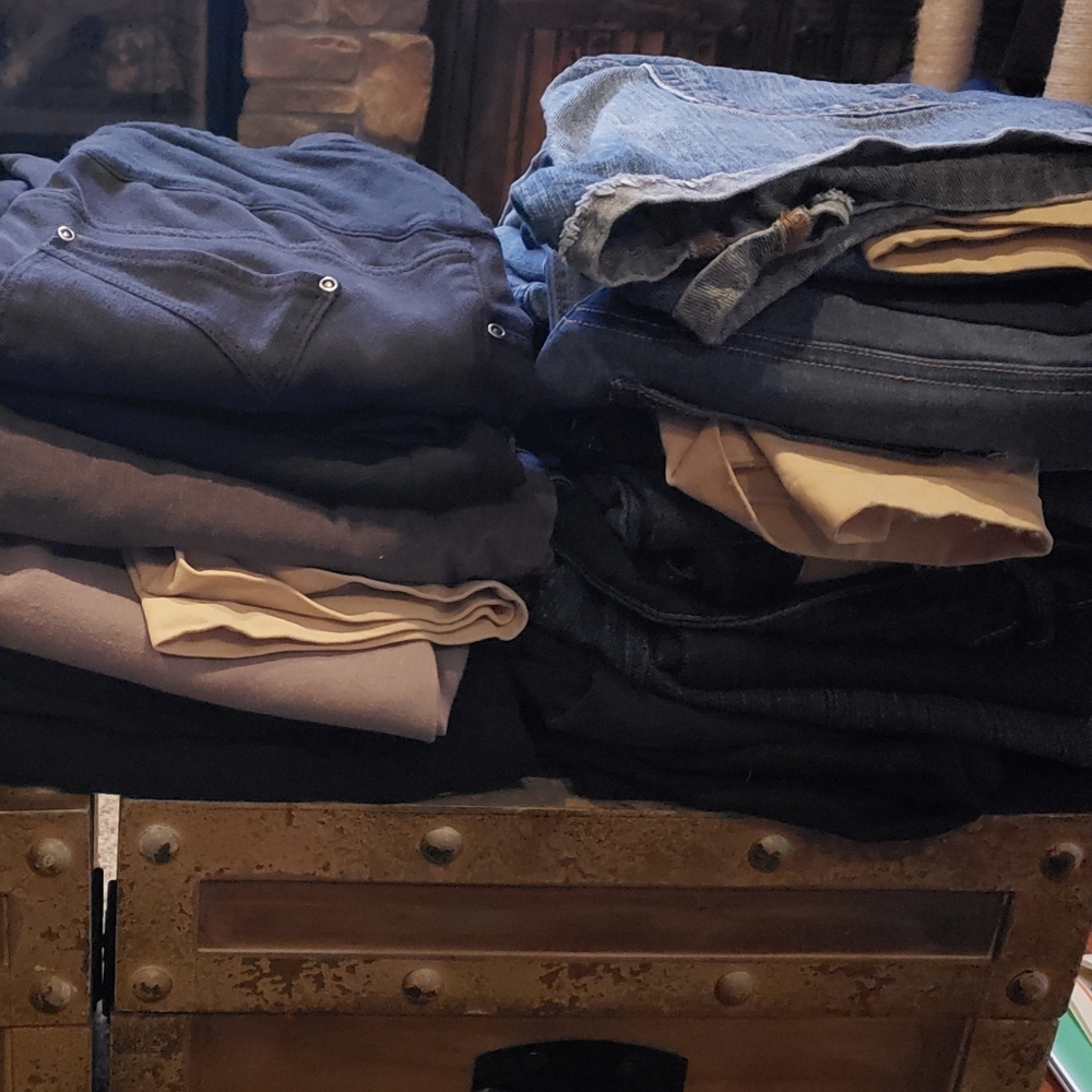 Maternity pants and shorts size small